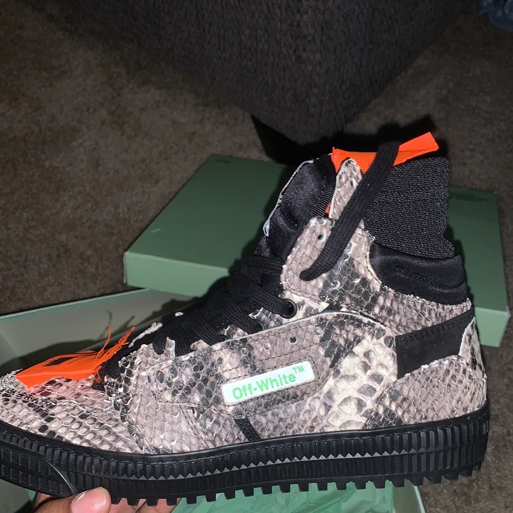 Authentic Off-White sneakers 38